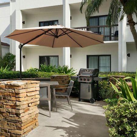 Courtyard Melbourne West Hotel Exterior photo