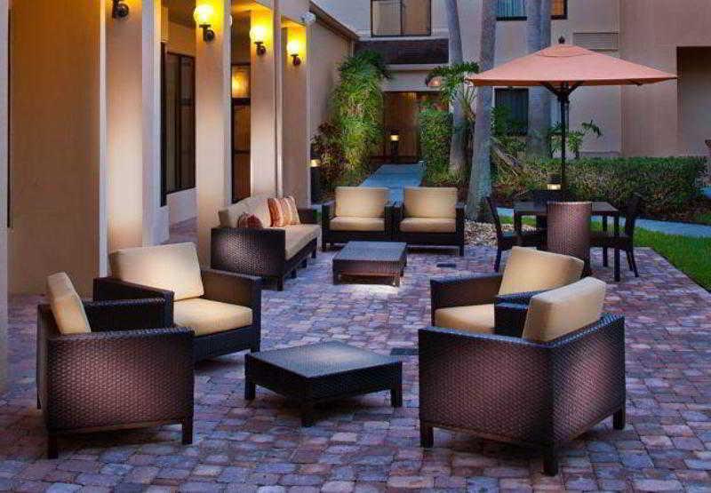 Courtyard Melbourne West Hotel Exterior photo