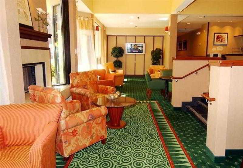 Courtyard Melbourne West Hotel Interior photo