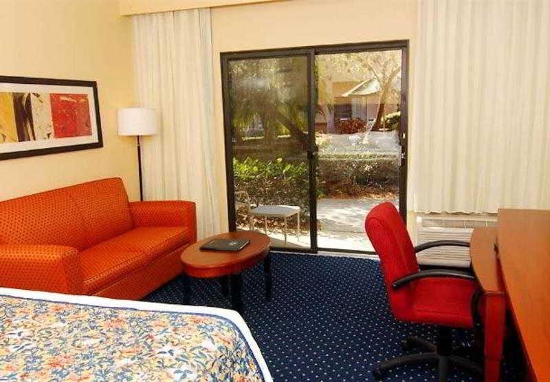 Courtyard Melbourne West Hotel Room photo